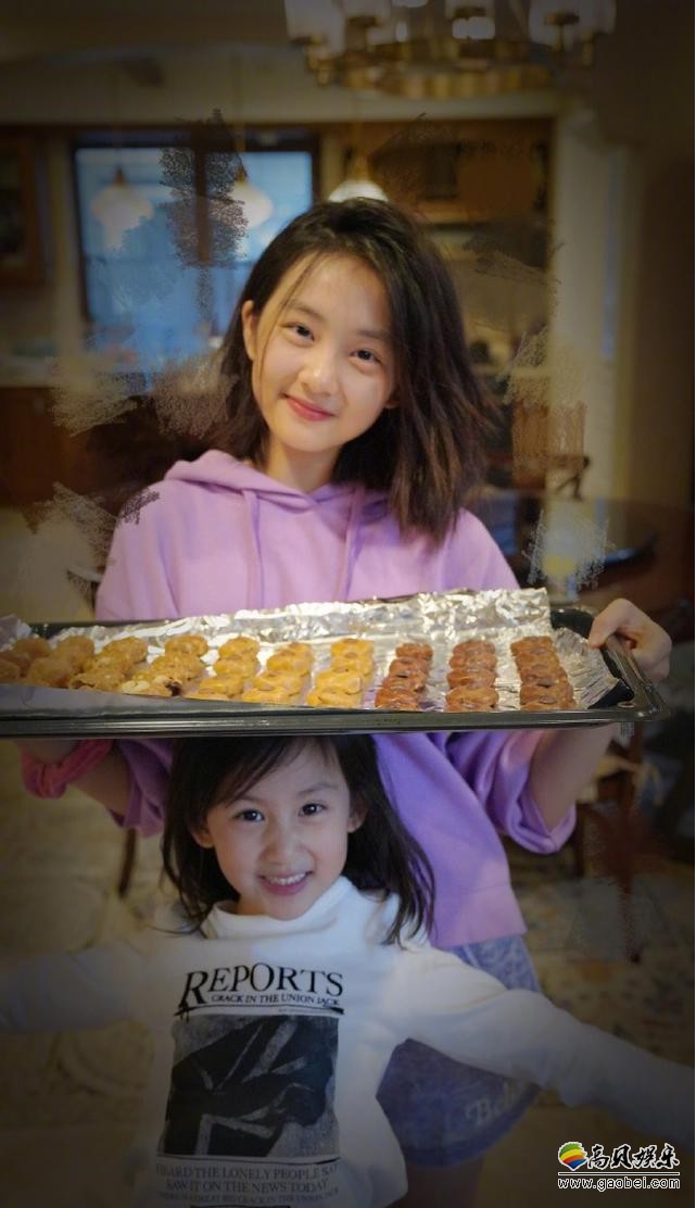 孙莉晒出大女儿多多为弟弟妹妹烤小饼干照，多多展示成品！多妹搞怪抢镜