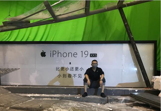 《流浪地球》导演郭帆微博晒图，爆料发现三年前《流浪地球》拍摄现场照
