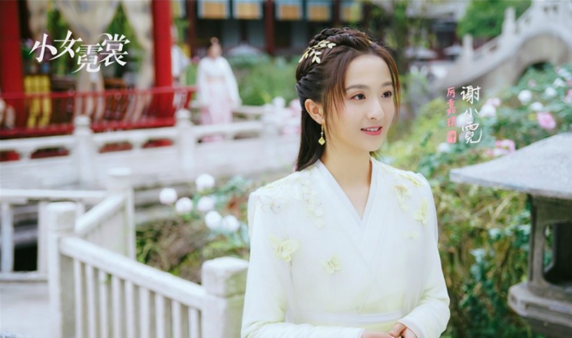 古装剧《小女霓裳》发布“浮世初梦”版剧照，剧中主演古装造型首次曝光