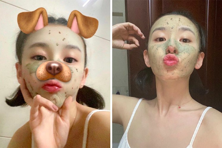 宋祖儿晒出自己敷面膜照片，敷着绿泥面穿着白色吊带，笑容甜美元气满满