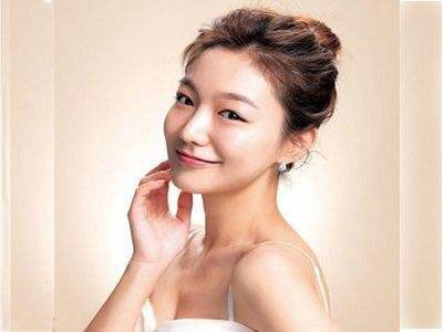 韩国女艺人申素律近日在社交网站发照，展示了成功减肥后的傲人健美身材