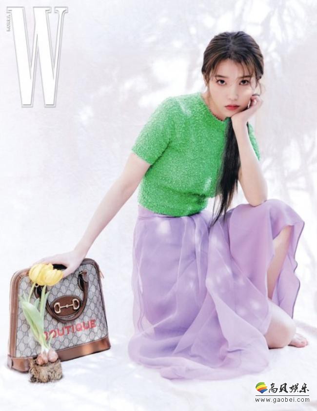 韩国女艺人IU的一组最新杂志写真首次曝光，出众气质吸引了广大粉丝目光
