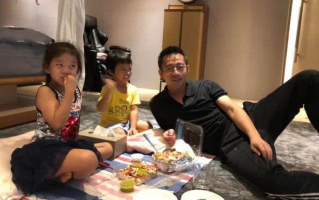 汪小菲在微博分享疫情期间自己带娃故事！网友称“带儿子，就不开心了”