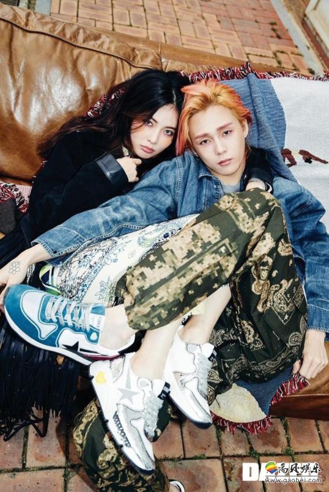 泫雅、金晓钟为某杂志最新一期拍摄封面写真，彼此很有默契摆出各种造型