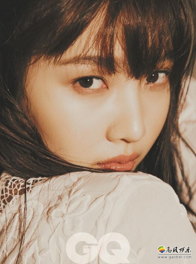 RedVelvet成员Joy为某杂志最新一期拍摄写真，透露不同以往小女人味道