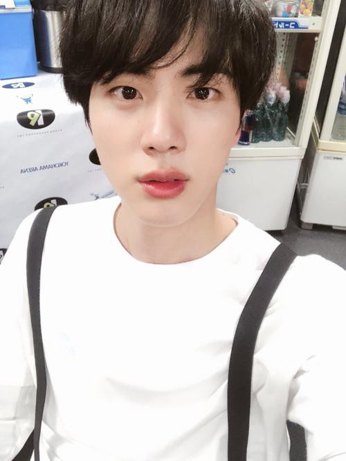 防弹少年团JIN被网友选为“努力”标志！JIN以诚实、努力不懈性格而闻名