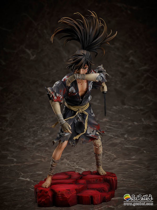 《多罗罗》百鬼丸手办公开，采用百鬼丸口叼义手，露出短刀斩杀妖魔姿态