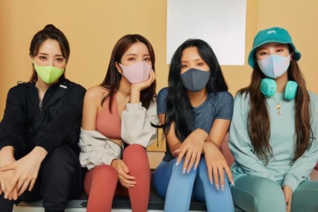 MAMAMOO为某品牌拍摄最新宣传照“欧尼女神们”戴着口罩时尚力满满