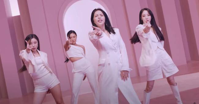 MAMAMOO终於推出团体新歌,让歌迷们兴奋不已!她们也即将全员回归 MAMAMOO终於推出团体新歌,让歌迷们兴奋不已!她们也即将全员回归