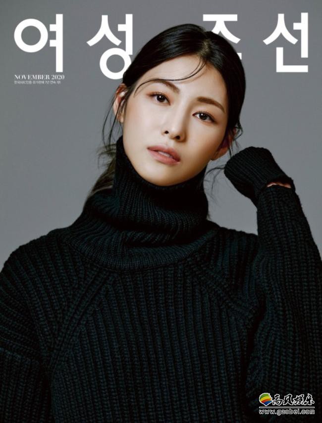 金晶和为某女性杂志拍摄写真照，御姐气质搭配时尚装扮，吸引粉丝们目光