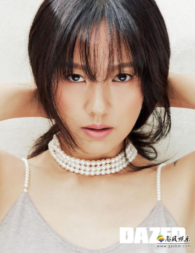 李孝利为某杂志最新一期拍摄美妆写真，不愧是韩流女王举手投足魅力依旧
