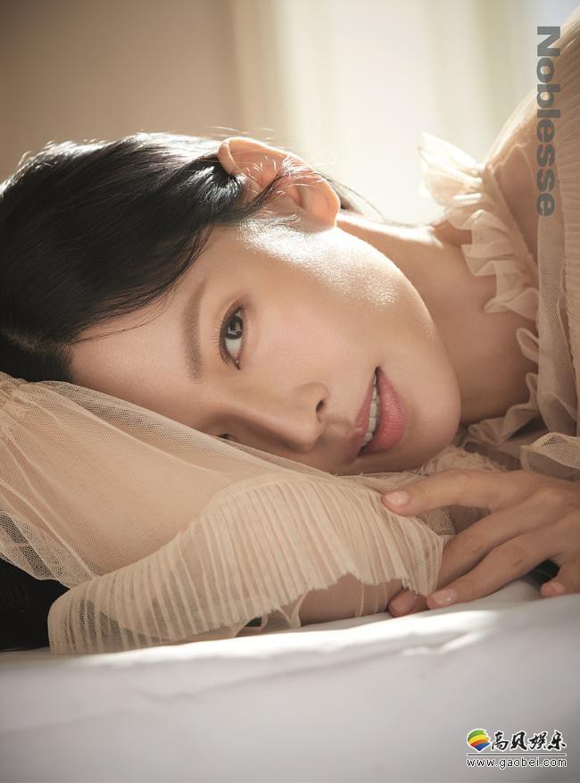 金素妍代言宣传照近日在网上曝光，韩流女神范吸引了广大资深粉丝的目光
