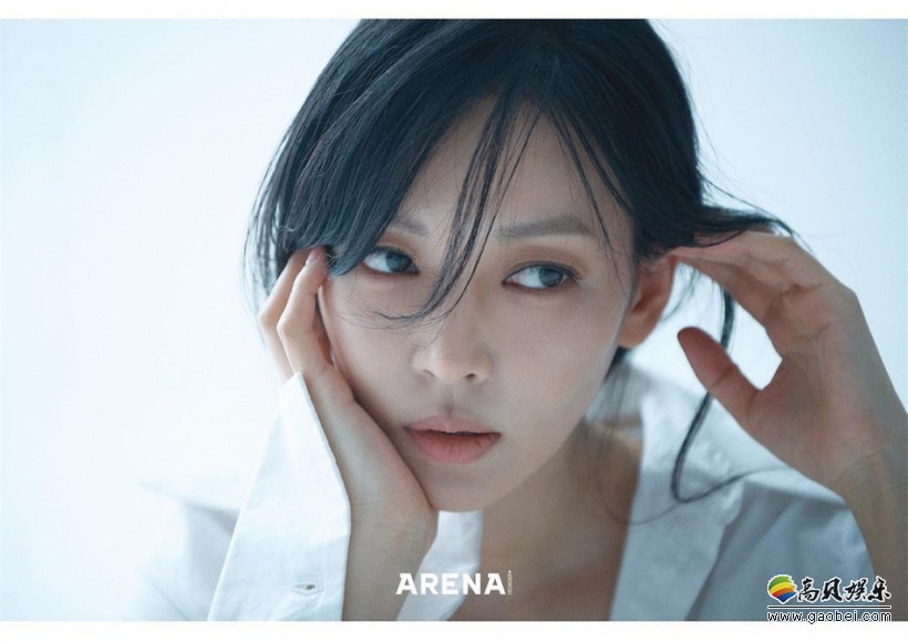 金素妍为某杂志最新一期拍摄写真，她主演的月火剧《顶楼》收视一路飙升