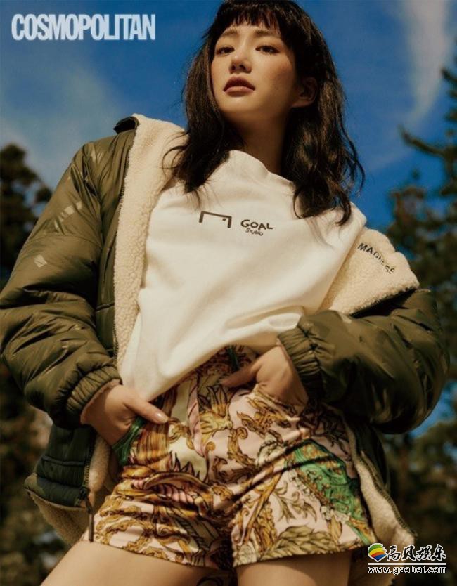 李侑菲一组最新杂志写真近日在网上曝光，多变风格吸引广大粉丝们的目光