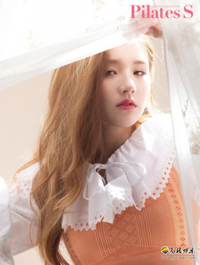 本月少女田姬振为某杂志最新一期拍摄写真，出道首次独自拍摄杂志写真照