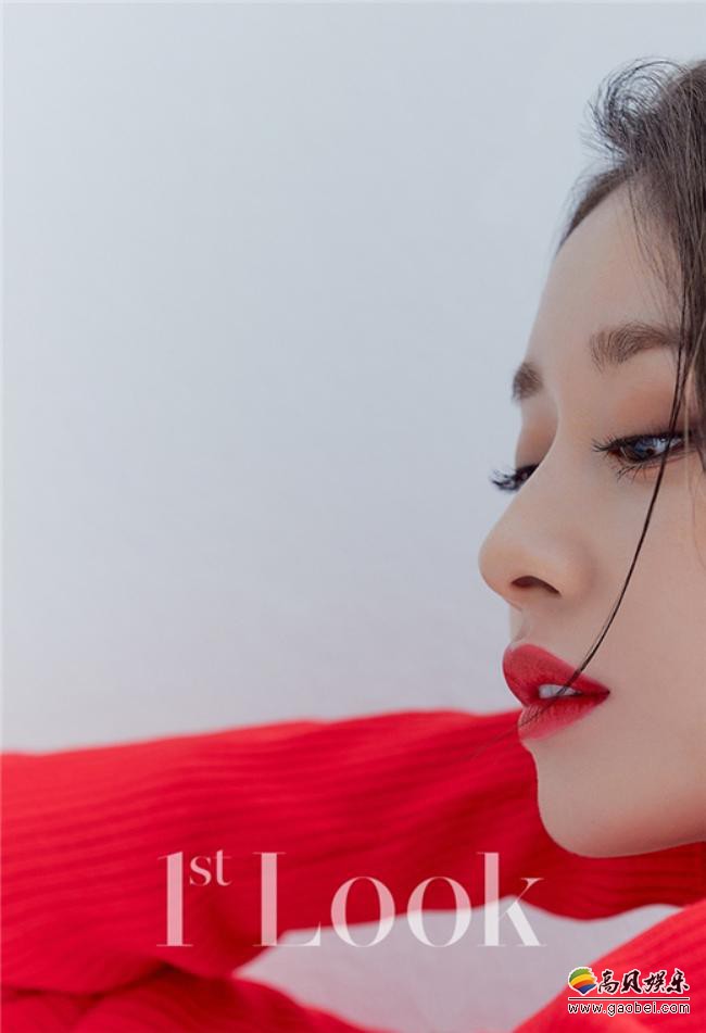 朴智妍(T-ara)最新时尚杂志画报公开，美丽夺目展现出极致性感的优雅魅力