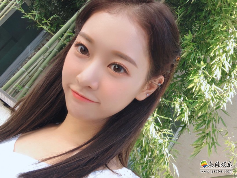 金紫萝是哪个韩国女团成员？在哪年正式出道？她是受谁的影响成为歌手？