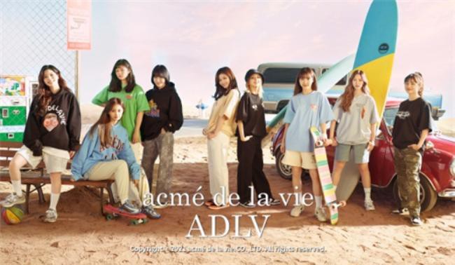 TWICE与街头休闲品牌ADLV：公开21S/S系列活动“where are you”画报