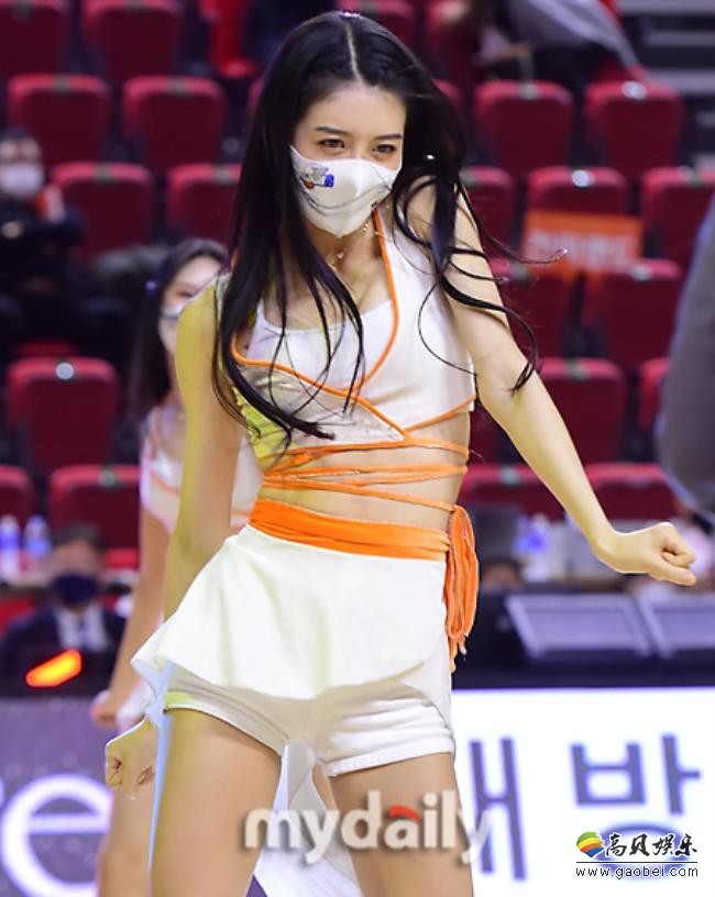 韩国仁川职业篮球比赛，青春靓丽的啦啦队女郎们热舞助阵！引爆现场氛围