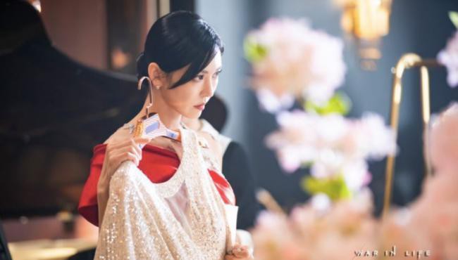 热剧《The Penthouse》金素妍每一次亮相都太美！造型都以奢华高贵为主