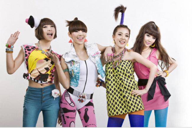 朴春出演kbs广播节目 激动的夜晚 介绍粉丝们想念2ne1时期音乐的讯息 朴春出演kbs广播节目 激动的夜晚 介绍粉丝们想念2ne1时期音乐的讯息