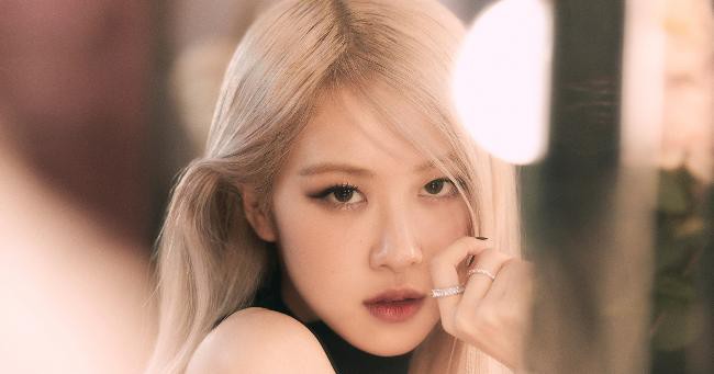 BLACKPINK Rosé在接连写下世界纪录后，单曲销量突破别具意义的50万张