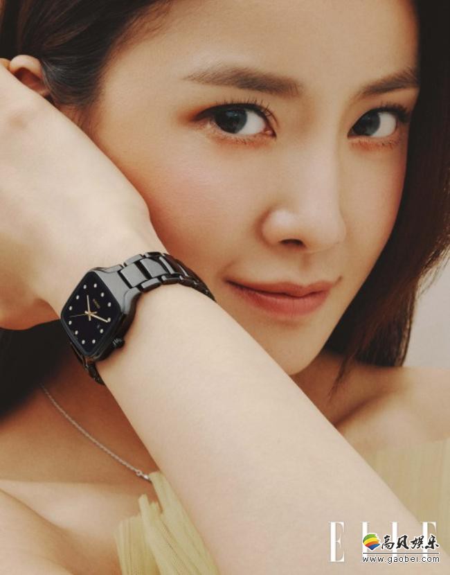 李诗英为某杂志拍摄主题“女演员的早晨”写真照，体现出运动＋时尚品味