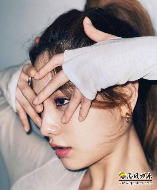 Nana(林珍娜)近日发布一组近照，再次展示了其健美性感身材以及姣好面容