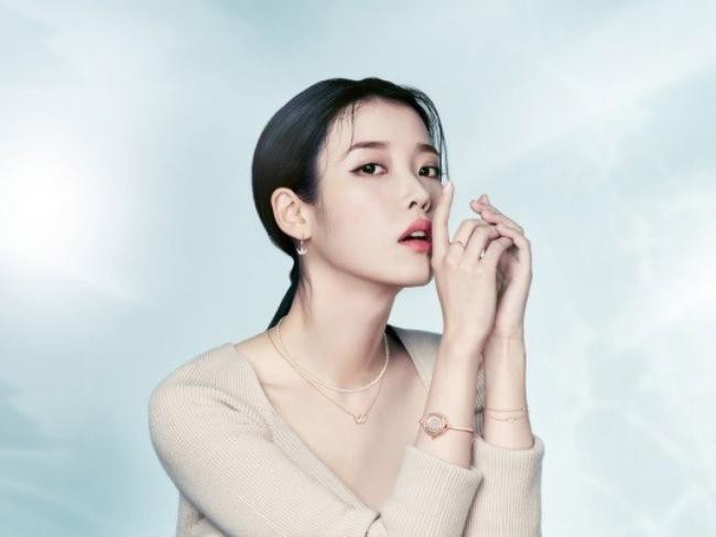 IU为代言珠宝品牌拍摄最新宣传照，清新淡雅风格很好诠释出代言产品特质