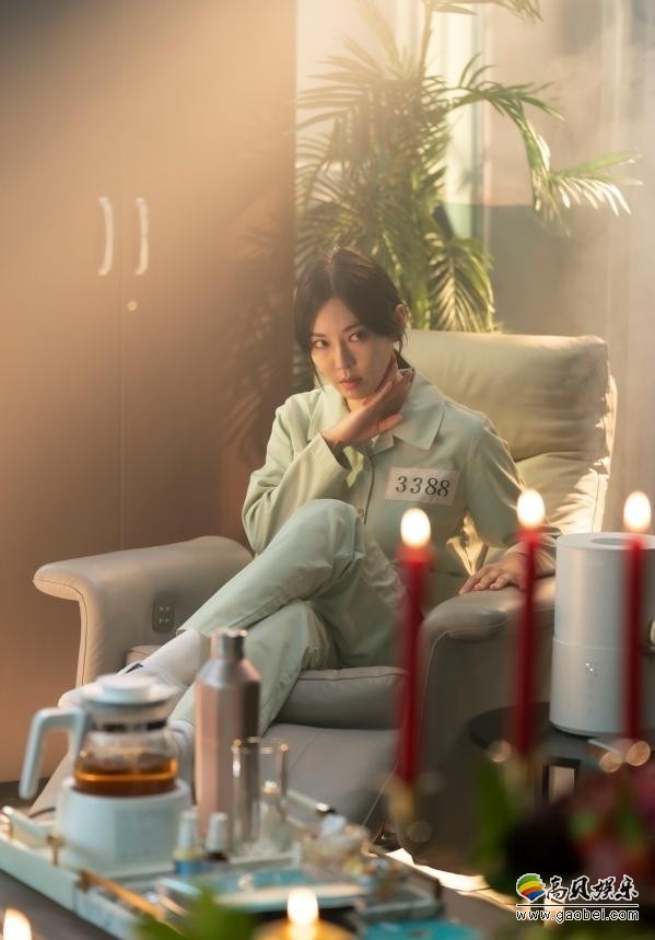 《顶楼》第三季公开监狱剧照，展现金素妍饰演千瑞珍截然不同的监狱生活