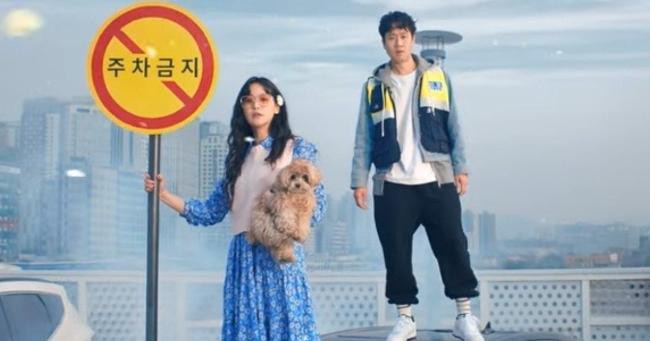 《不疯不狂不爱你》吴涟序因为郑宇与她回家路线相同，误以为他是跟踪狂