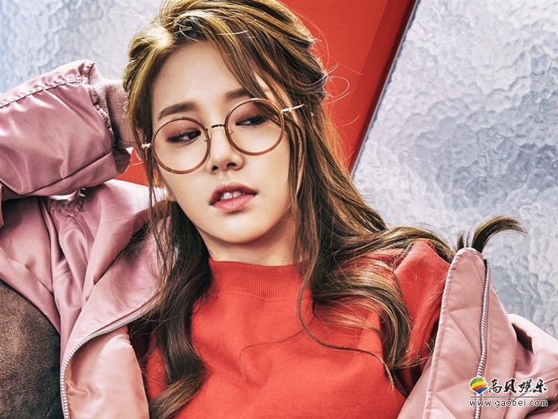 安率滨以哪个女团成员身份正式出道?出道前曾参演哪部MV担任女主角? 安率滨以哪个女团成员身份正式出道?出道前曾参演哪部MV担任女主角?