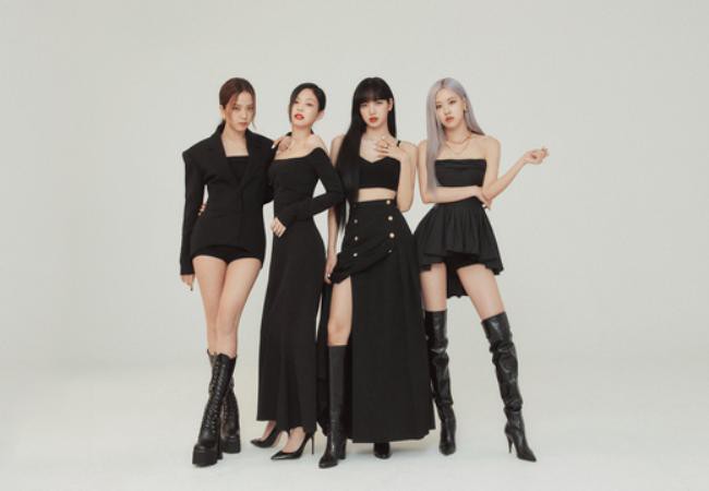 所属社YG娱乐表示：BLACKPINK女团Weverse粉丝社区将于八月正式开通