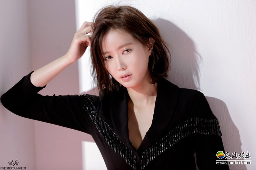 林秀香哪年出演首部电影？在韩国被视作哪位女星接班人？个人评价如何？