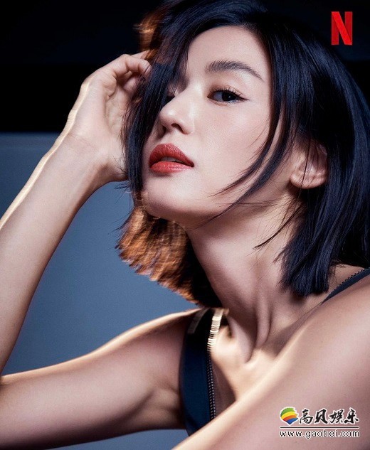 Netflix韩国官方近日发布全智贤未公开写真，女神气场吸引广大粉丝的目光