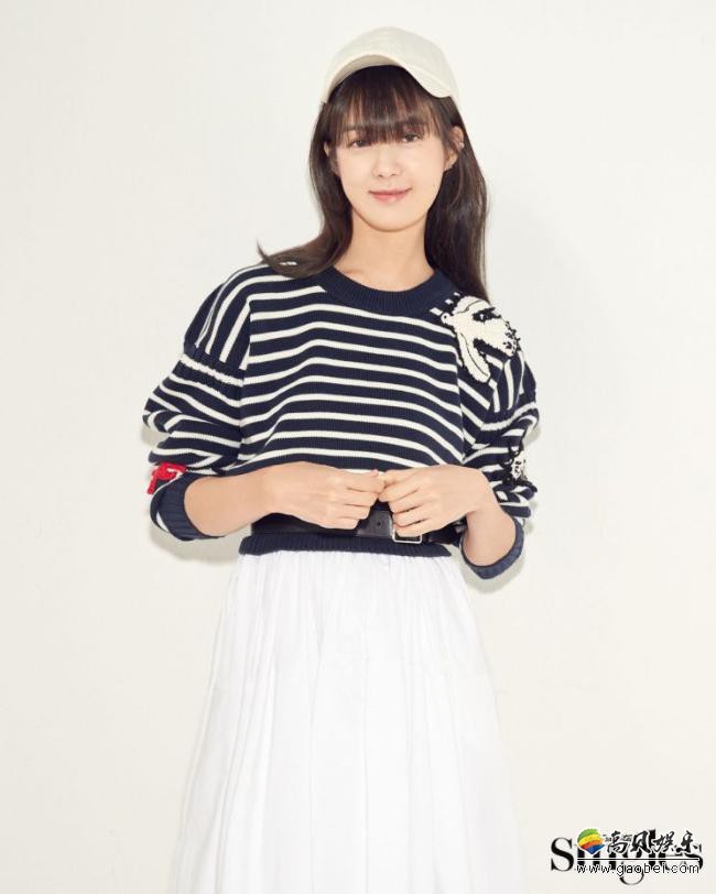 李枖原未公开杂志写真近日首次曝光，运动潮女范吸引了广大粉丝们的目光