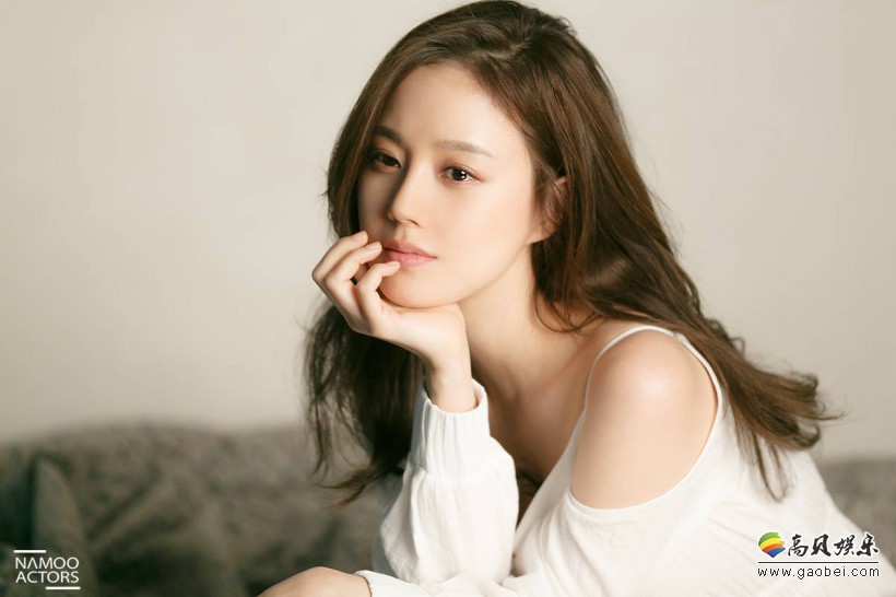 文彩元参演哪部校园剧正式出道？她为何成为韩国女演员中少有的演技派？
