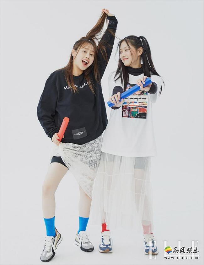 本月少女Chuu与金贤真为某杂志最新一期拍摄写真照，活力气息扑面而来