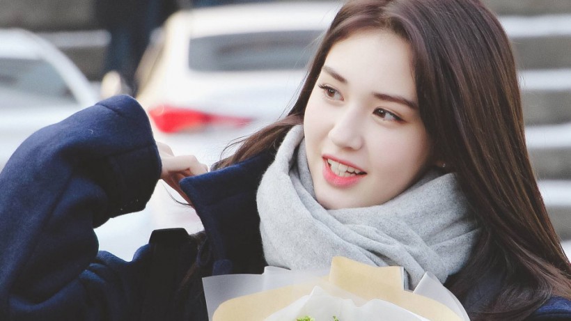 Somi全昭弥参加哪档女团选拔节目被淘汰?哪年发行首张个人迷你专辑? Somi全昭弥参加哪档女团选拔节目被淘汰?哪年发行首张个人迷你专辑?