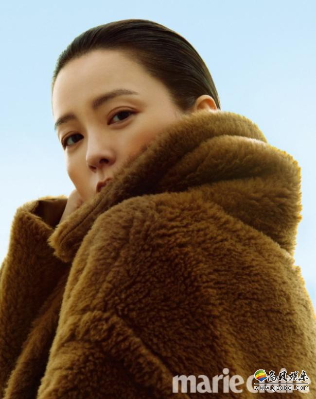 郑裕美受邀为某杂志最新一期拍摄写真，干净利落LOOK展现都市女性风采