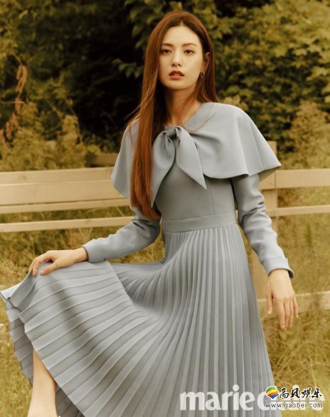 Nana近日为某杂志最新一期拍摄写真，秋日时尚风格＋曼妙身材美不胜收