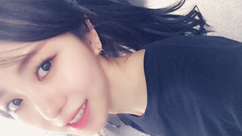 Min Ah权珉阿哪年以所属女团成员身份出道？舞台上表现何种反转魅力？