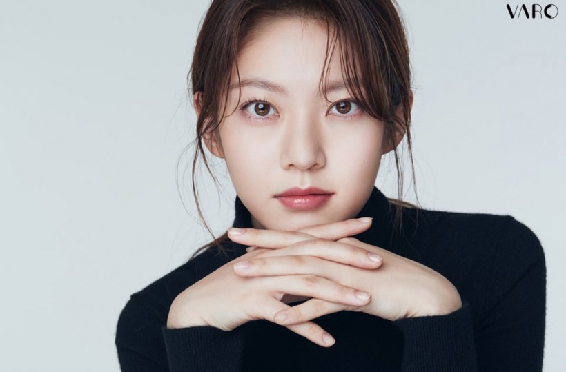 Gong Seung Yeon孔升妍何时以演员身份出道？哪年主持加盟音乐节目？