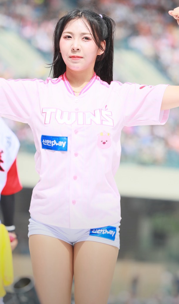 Ye-rin赵艺琳是哪个啦啦队明星成员？她现身哪天职业棒球联盟助威赛场？
