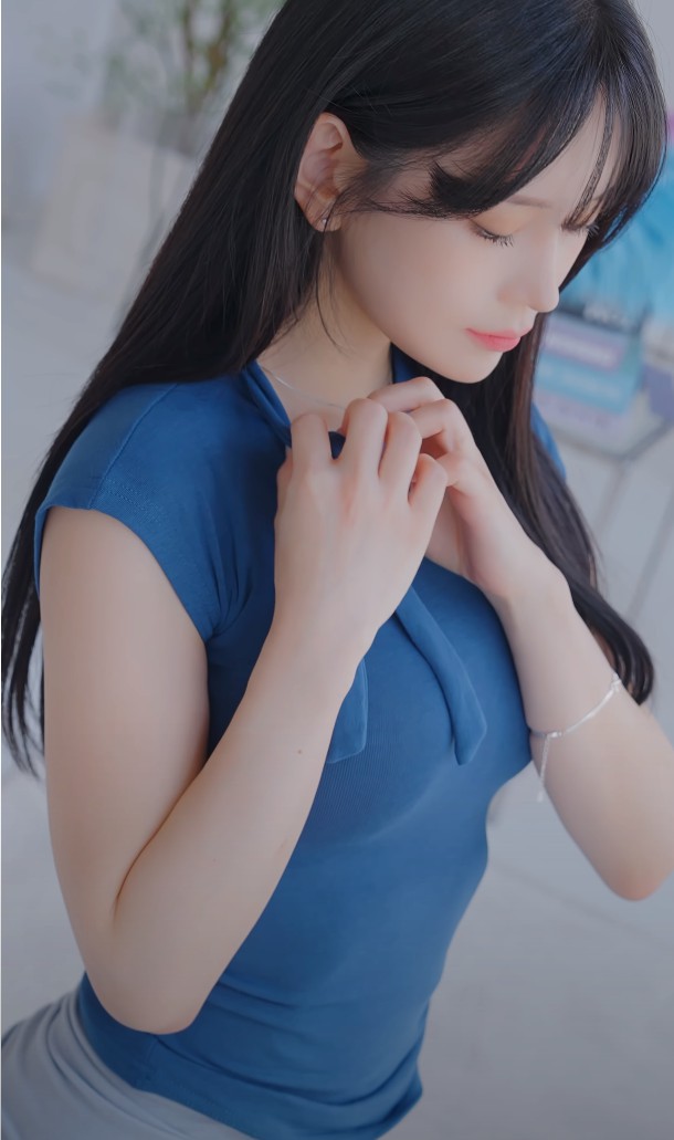 HeeSol熙松是哪国新晋美女嫩模播主？善于凭借怎样身材展示穿搭直拍？