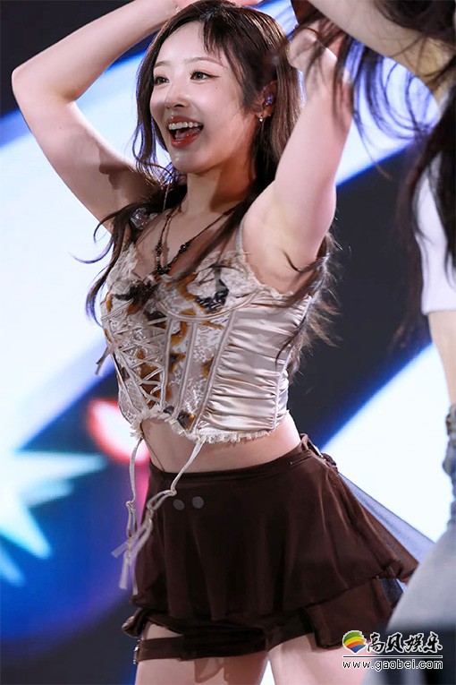 LIGHTSUM 饭拍秀 拍摄日期：20241026【2合集 822 MB】