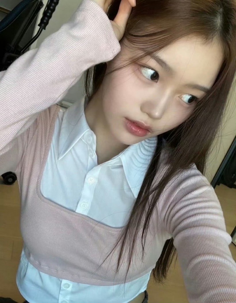 Jeong Saebi郑世菲隶属哪个女团成员？她在哪年参加真人秀节目而出道？